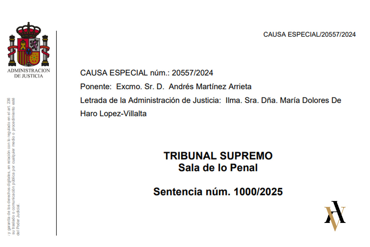 Euro banknotes and metal handcuffs. Concept For Corruption or Fr Cabecera de la Sentencia 1000/2025 del Tribunal Supremo, correspondiente al procedimiento seguido contra el Fiscal General del Estado.”